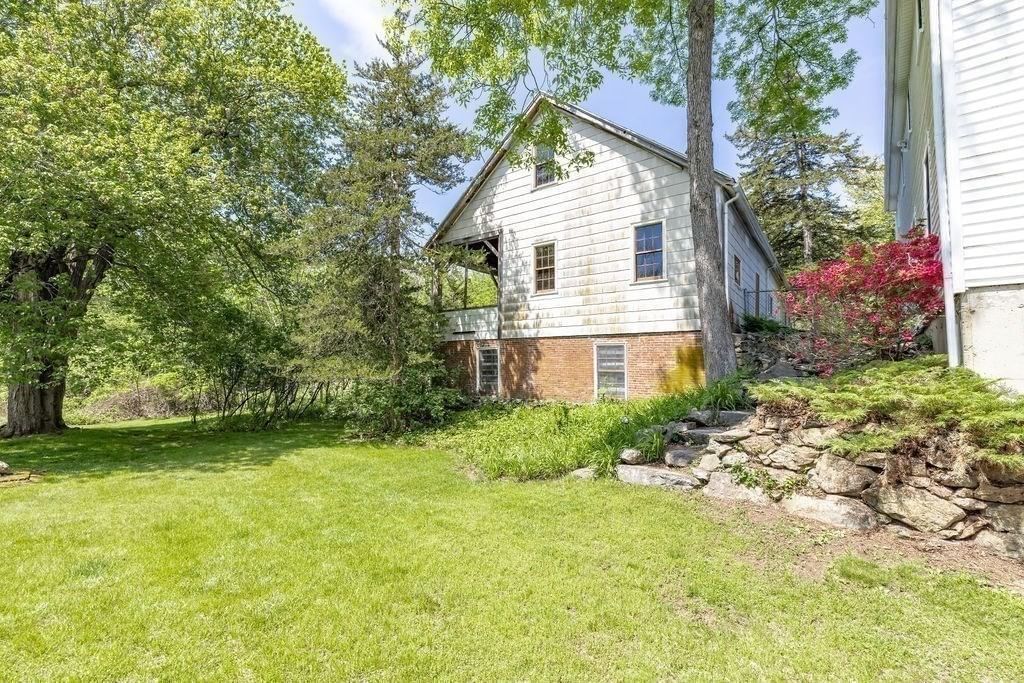 69 Forest St Sherborn — Photo 6 of 41