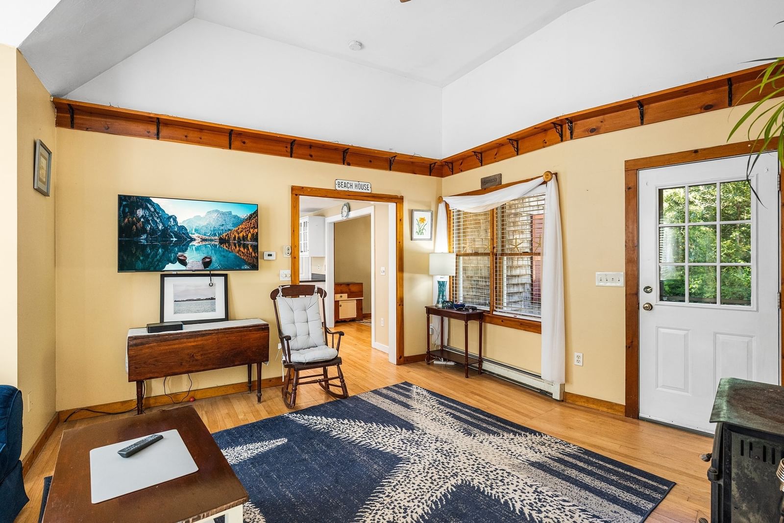 559 Old Jail Ln Barnstable — Photo 4 of 41