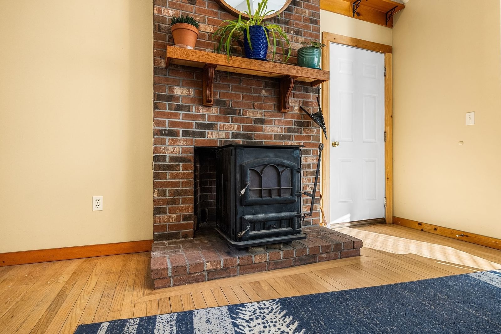 559 Old Jail Ln Barnstable — Photo 5 of 41