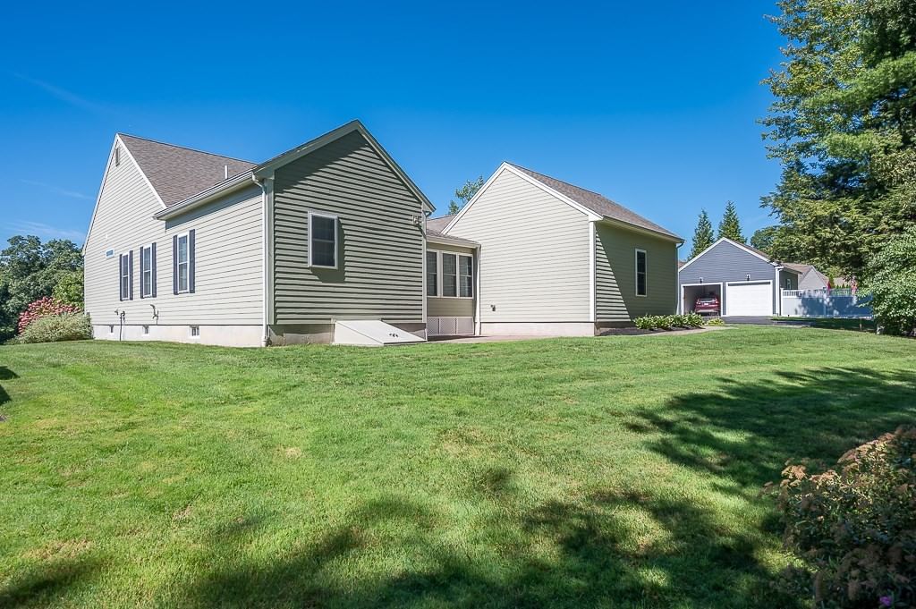 81 Nicholas Dr Lancaster — Photo 11 of 42