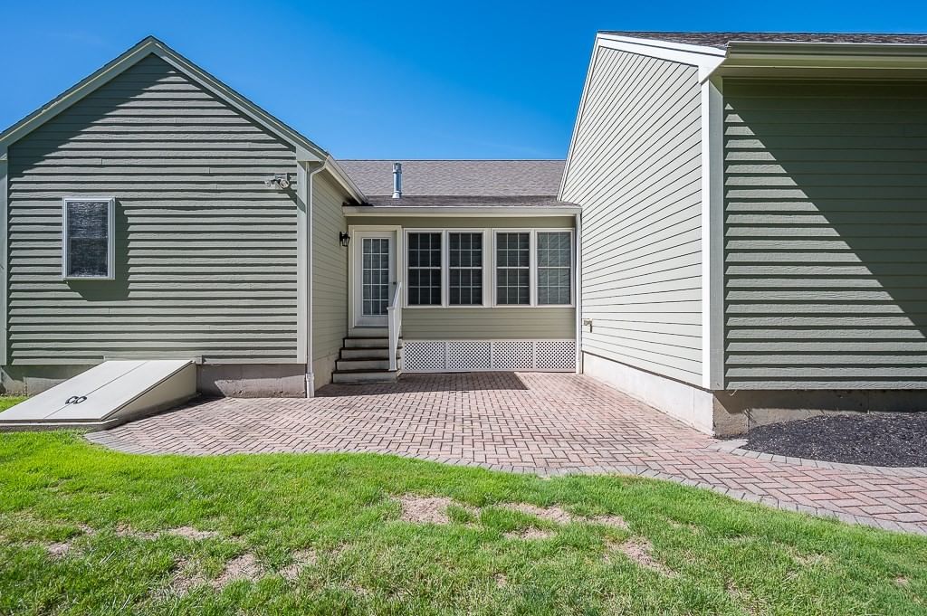 81 Nicholas Dr Lancaster — Photo 8 of 42