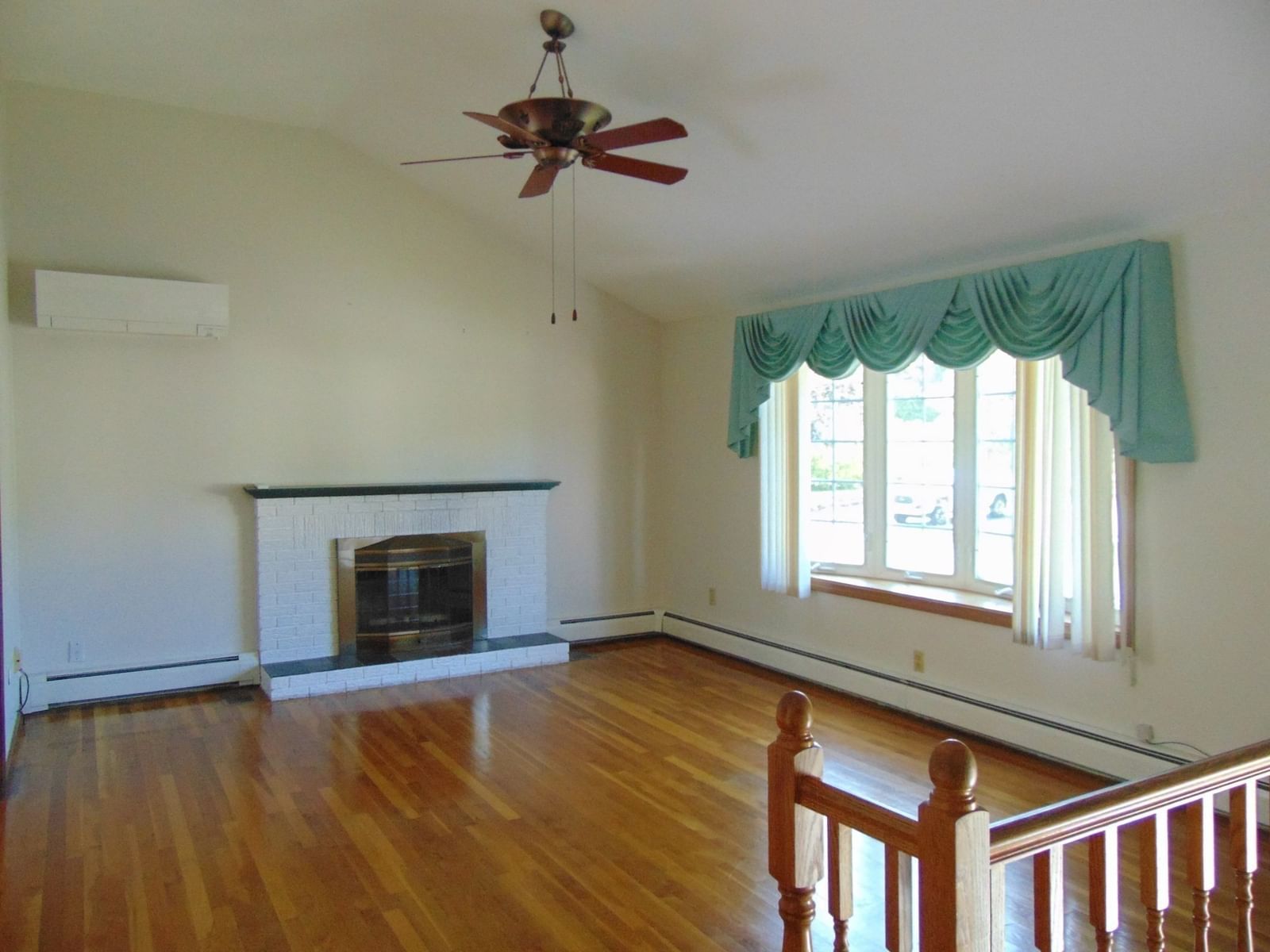 123 Eva Drive Leominster — Photo 2 of 42