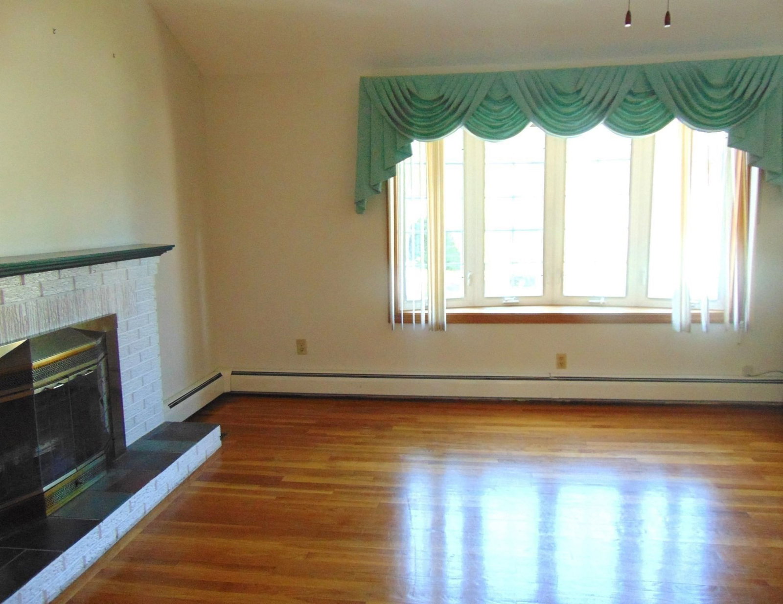 123 Eva Drive Leominster — Photo 5 of 42