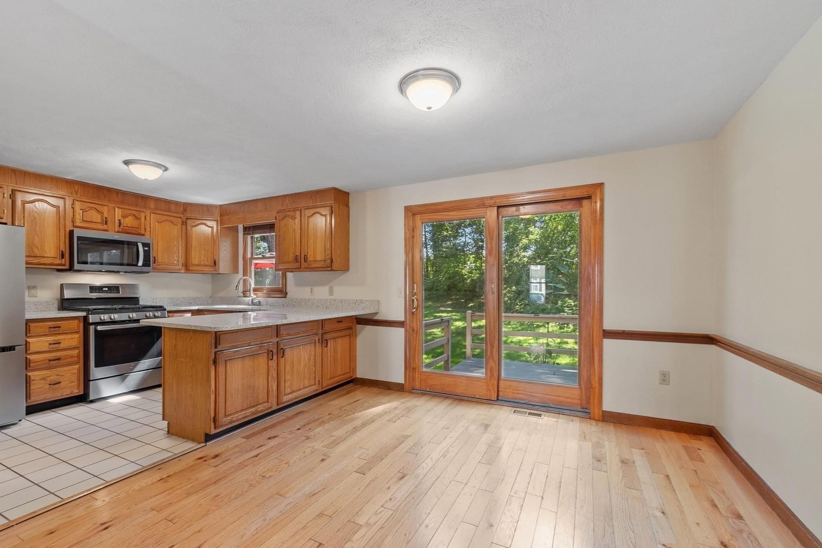 895 Wellman Avenue #895 Chelmsford — Photo 10 of 38