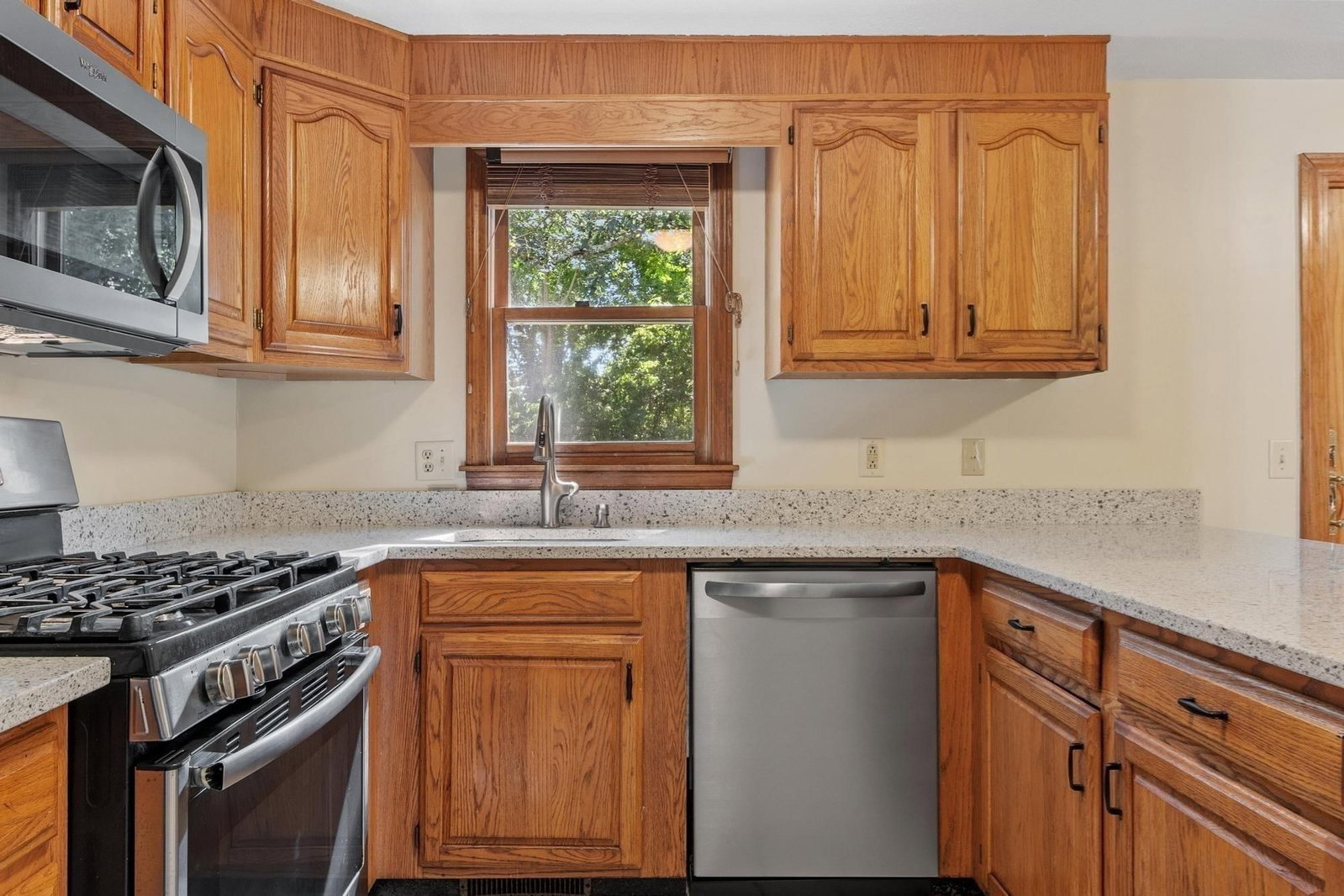 895 Wellman Avenue #895 Chelmsford — Photo 11 of 38