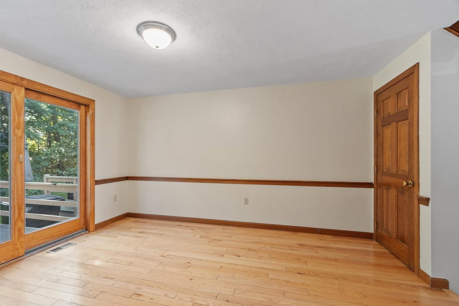895 Wellman Avenue #895 Chelmsford — Photo 13 of 38