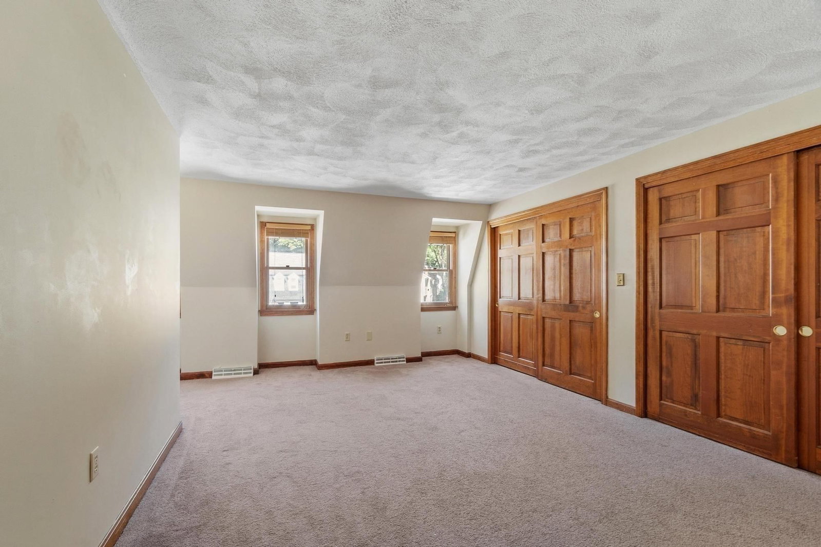895 Wellman Avenue #895 Chelmsford — Photo 16 of 38