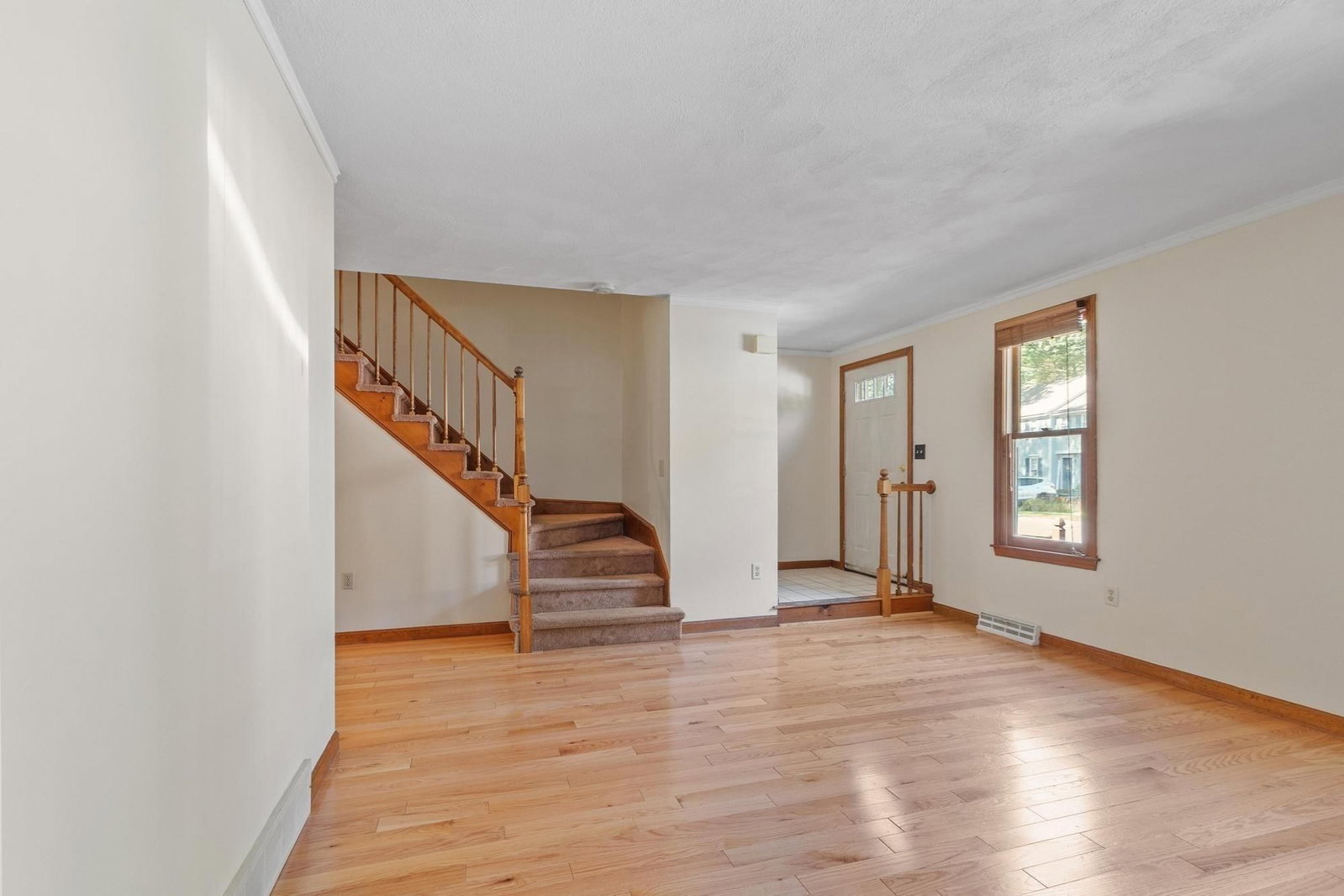 895 Wellman Avenue #895 Chelmsford — Photo 6 of 38