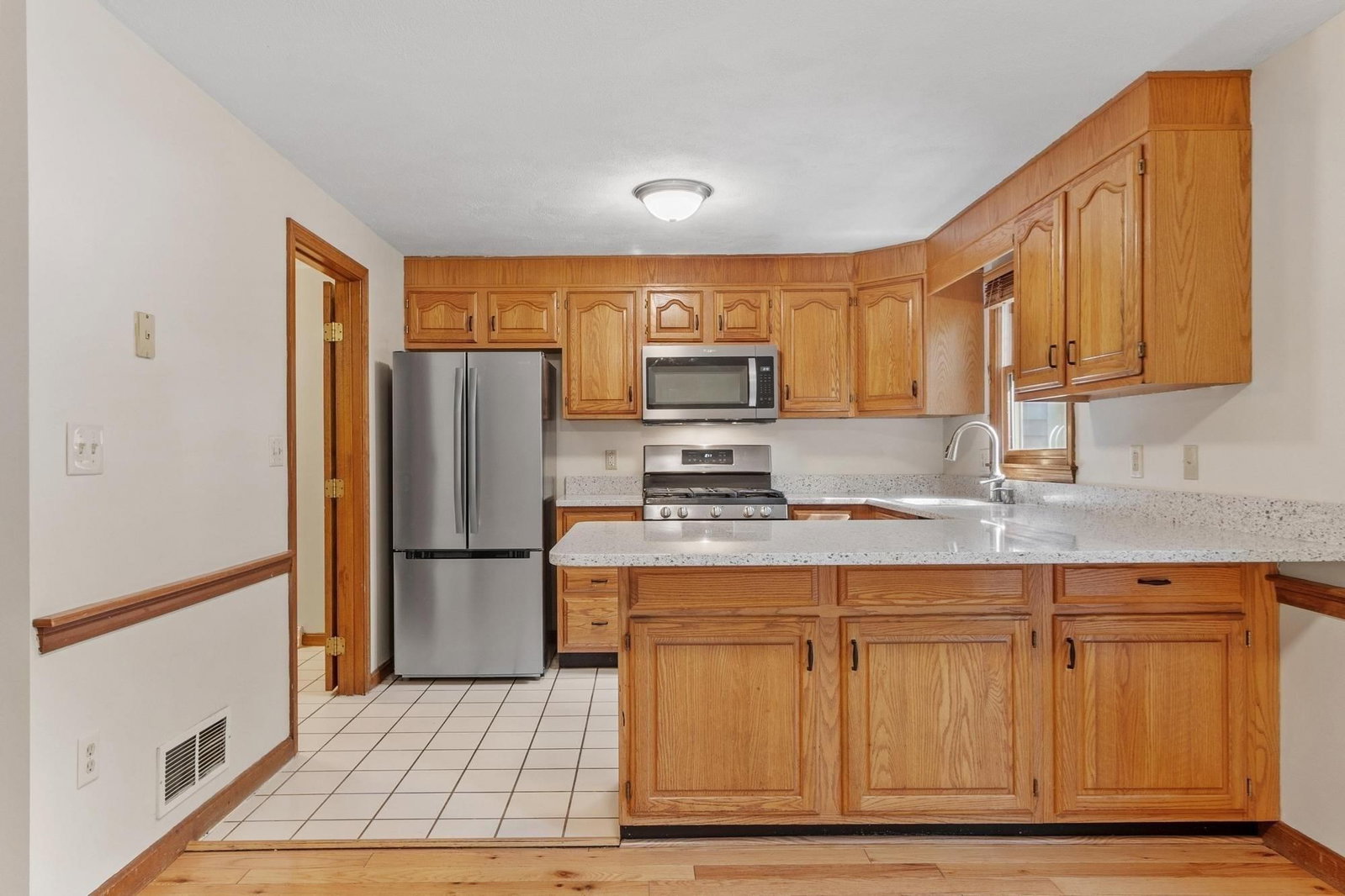 895 Wellman Avenue #895 Chelmsford — Photo 7 of 38