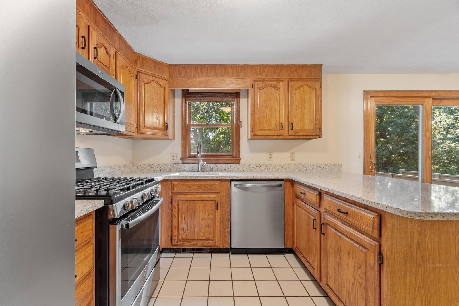 895 Wellman Avenue #895 Chelmsford — Photo 9 of 38