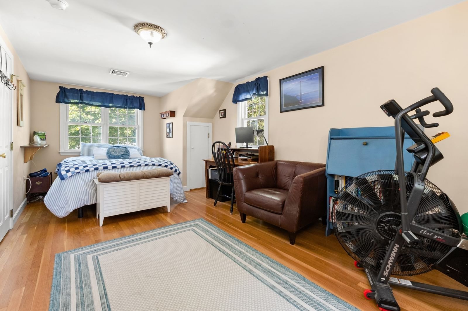 Listing Image 16