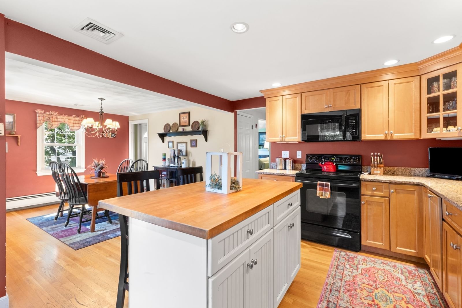 Listing Image 3