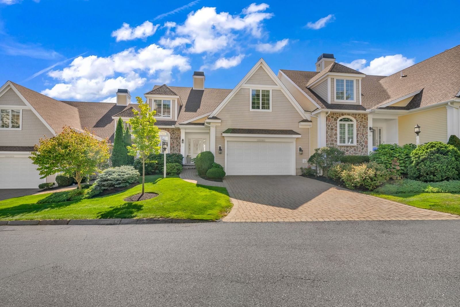31 Ivana Dr