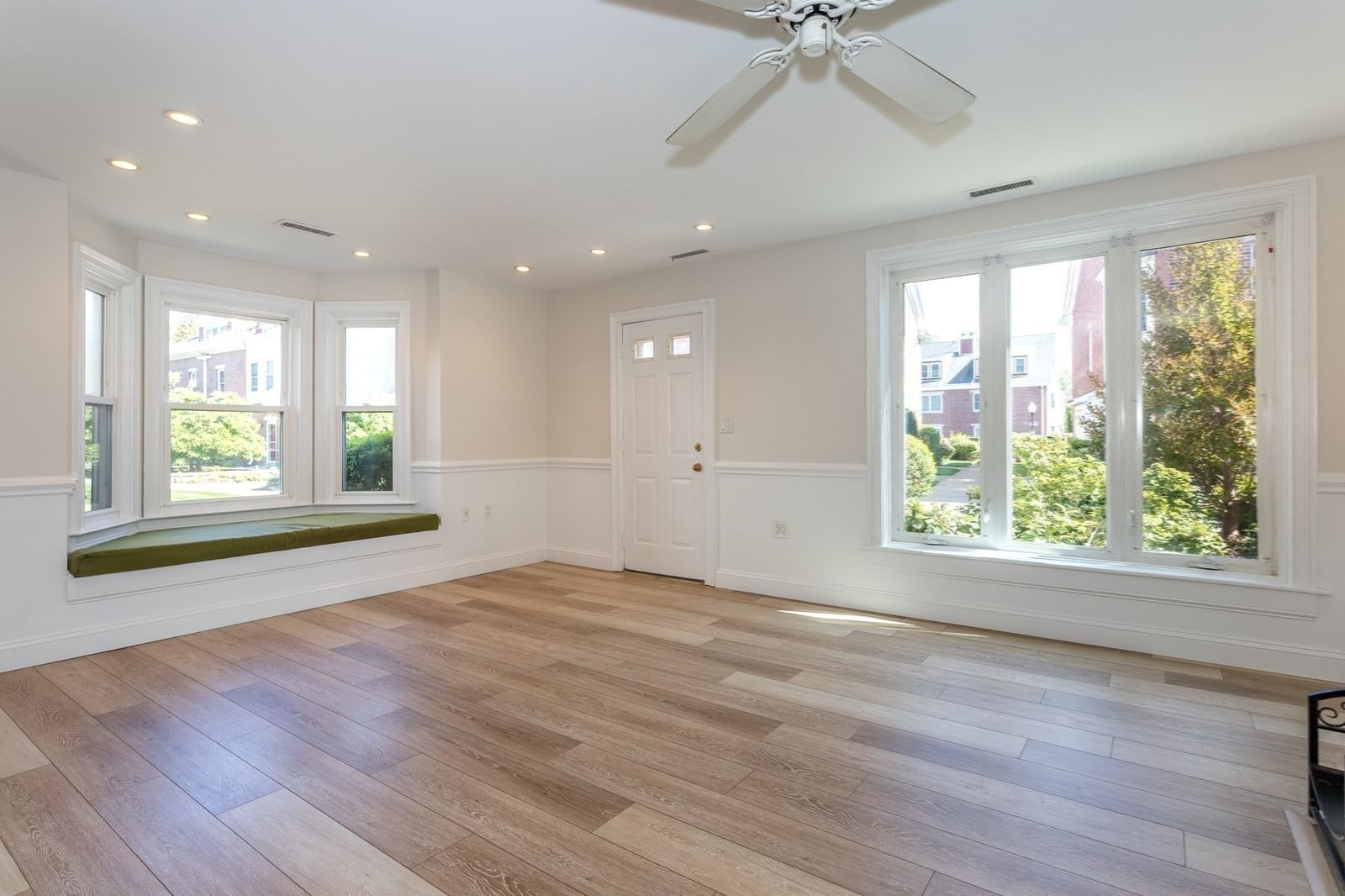 160 Quincy Shore Dr #106 Quincy — Photo 14 of 30