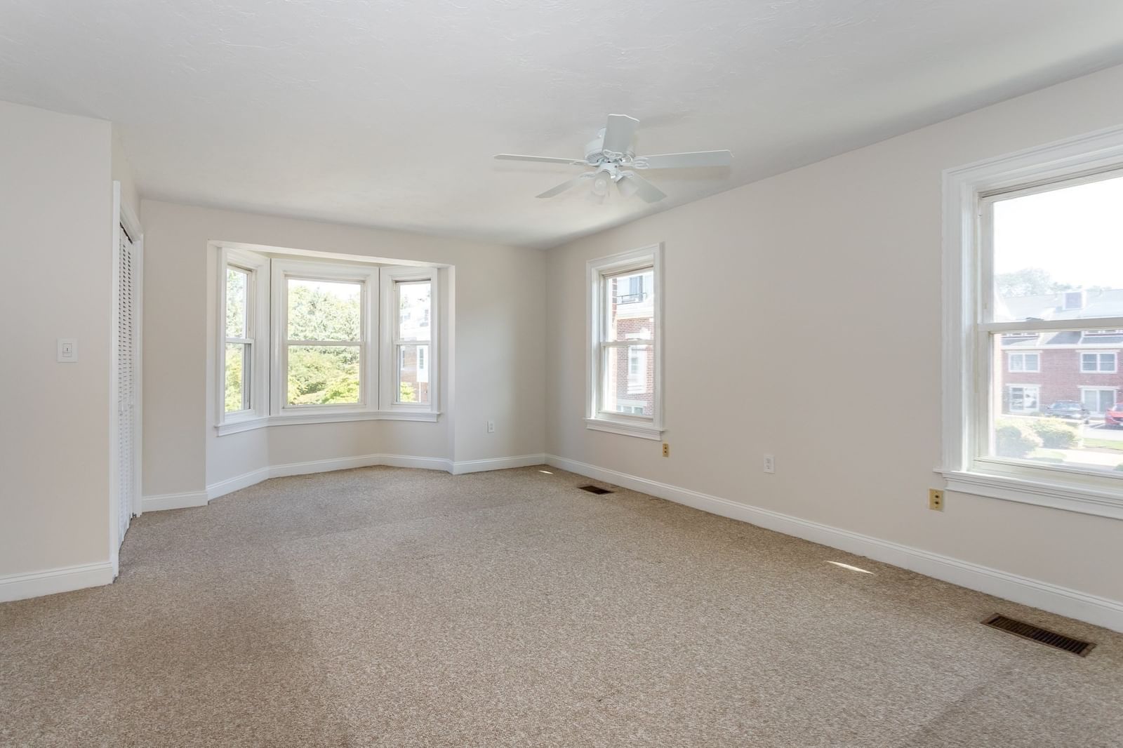 160 Quincy Shore Dr #106 Quincy — Photo 16 of 30