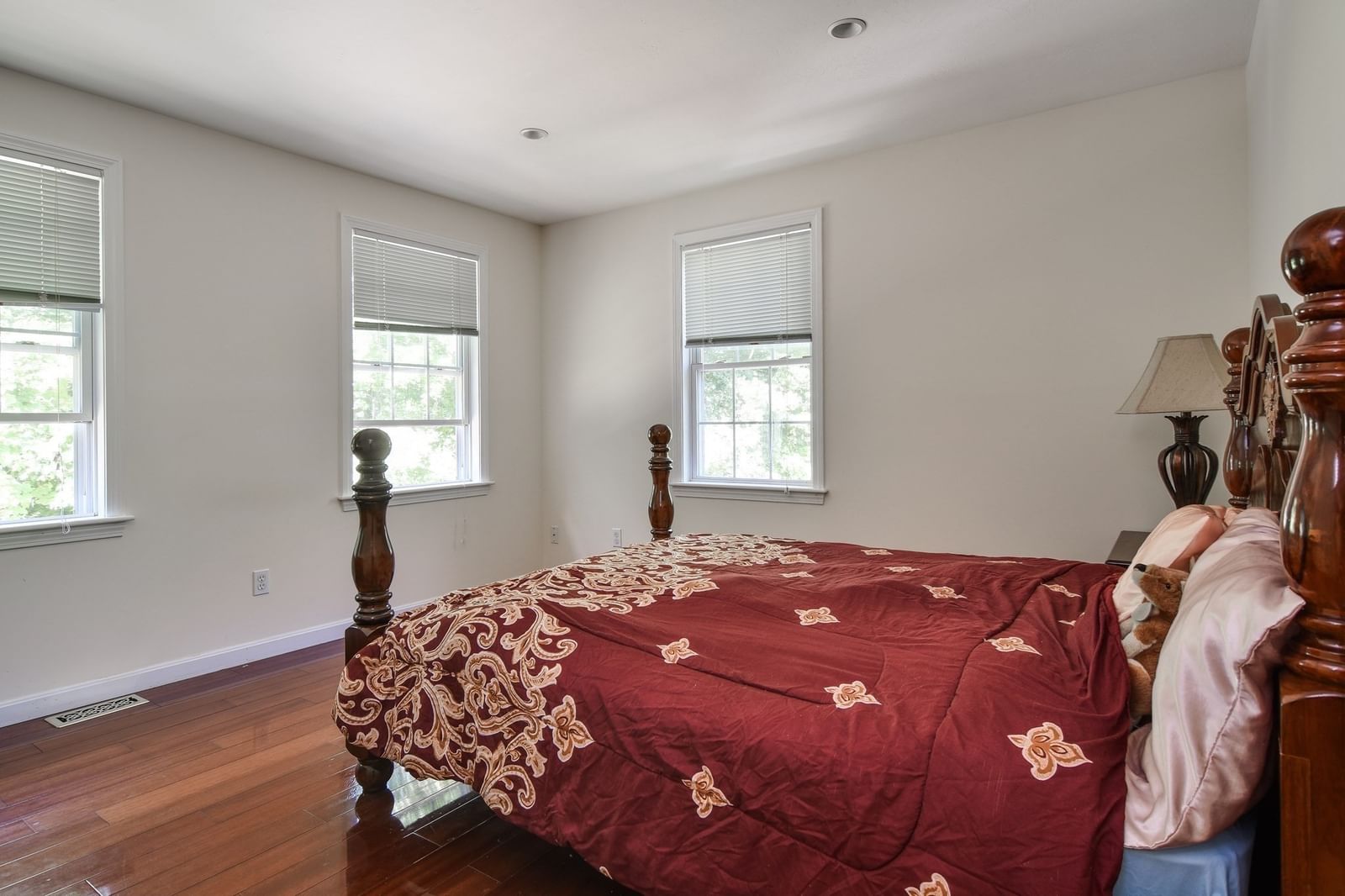 18 Pilgrim Rd Ashland — Photo 20 of 30