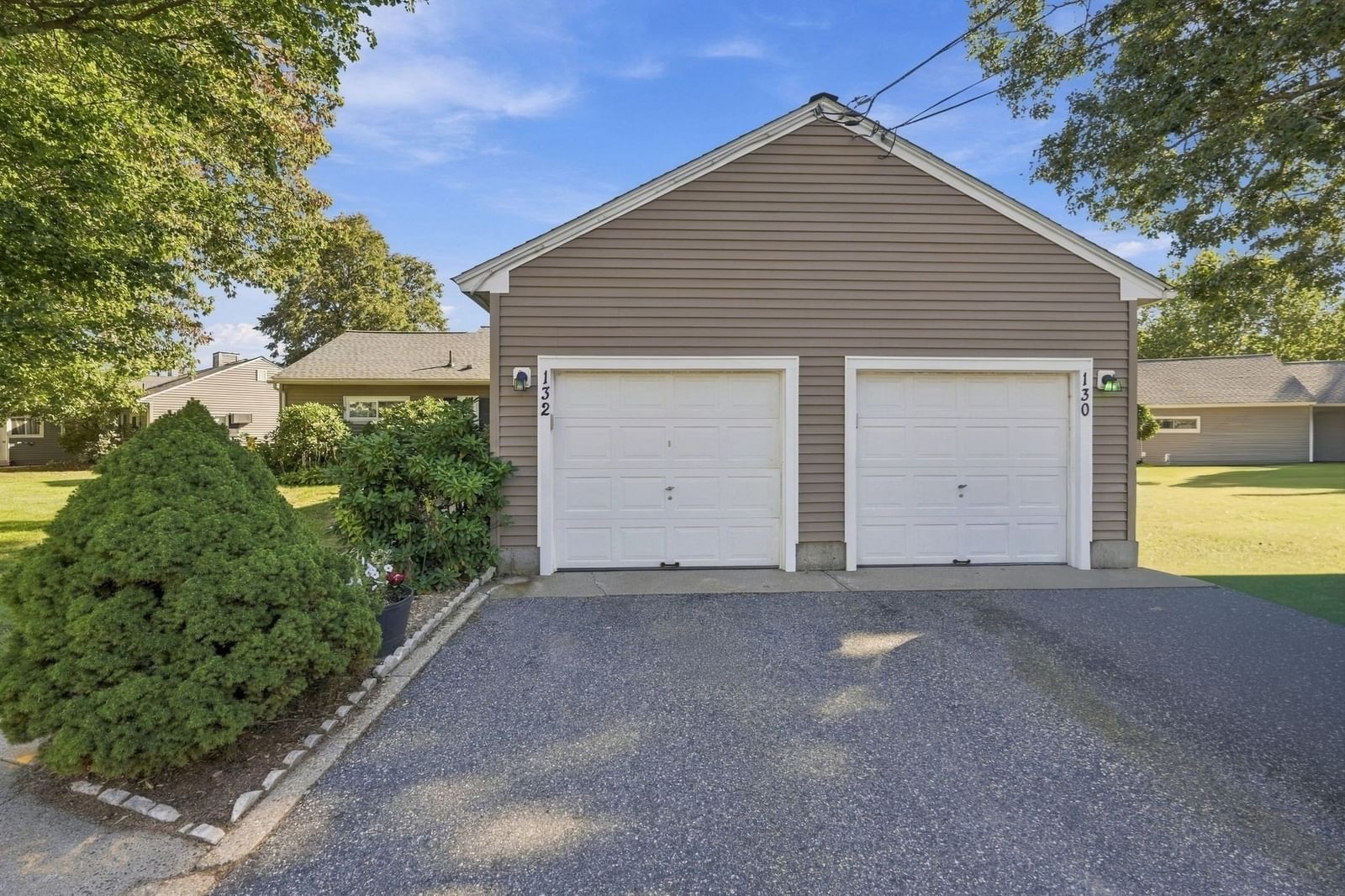 132 Horseshoe Dr #132 Chicopee — Photo 11 of 39