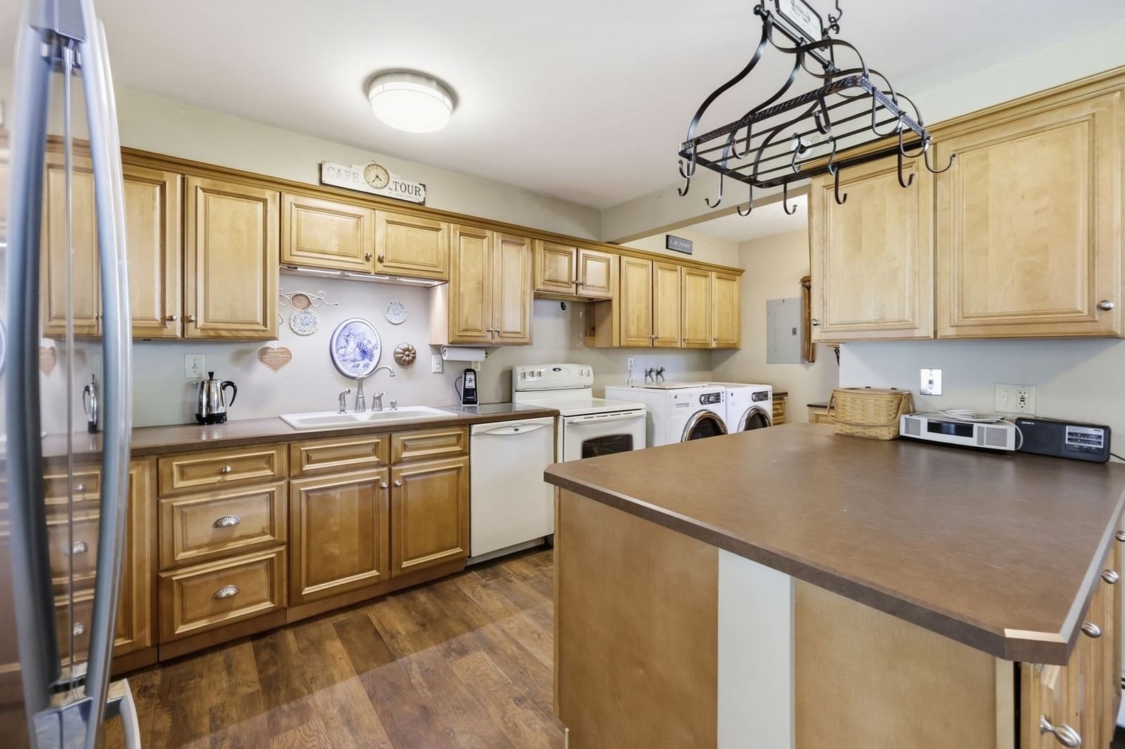 132 Horseshoe Dr #132 Chicopee — Photo 19 of 39