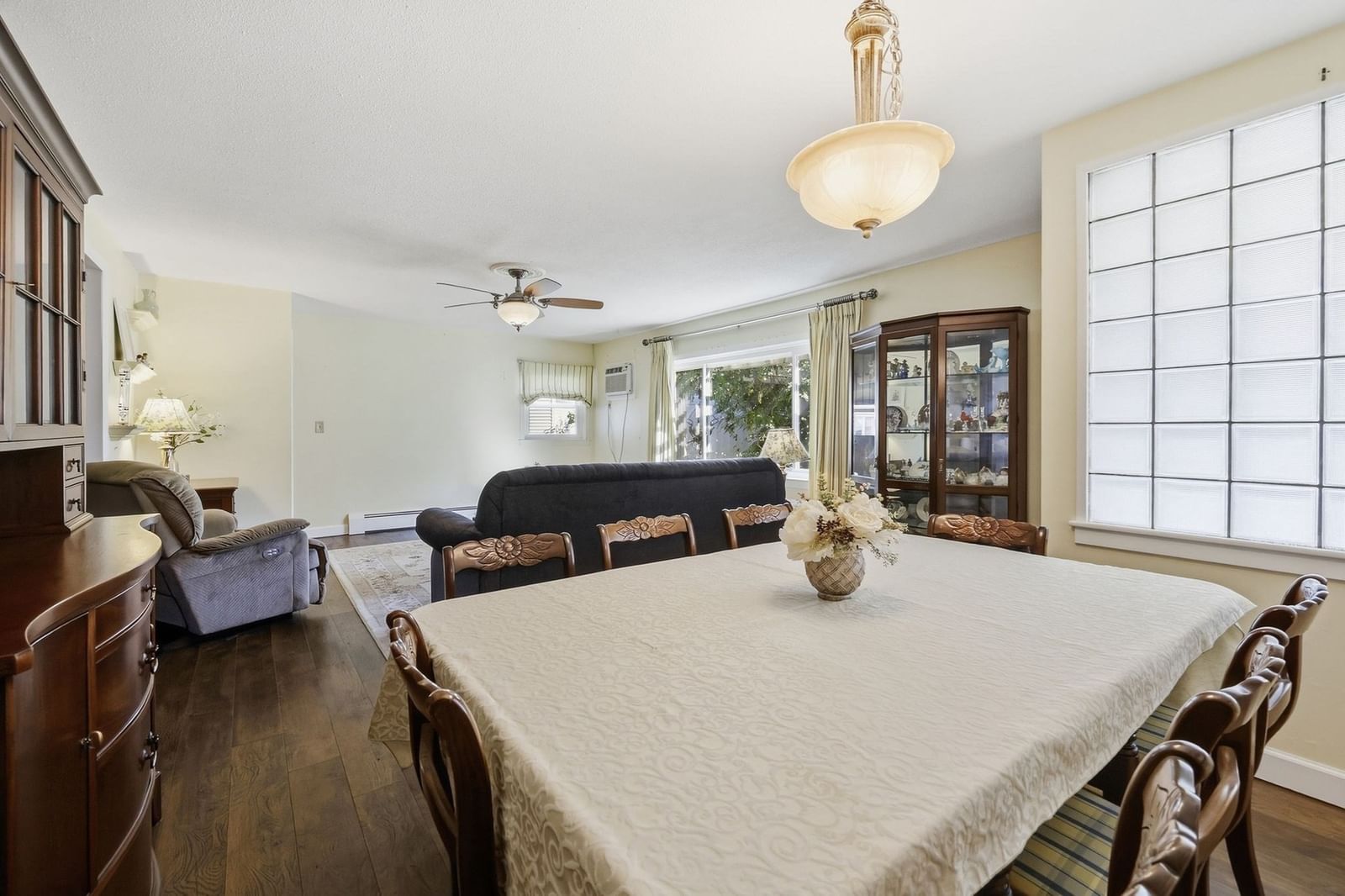 132 Horseshoe Dr #132 Chicopee — Photo 24 of 39