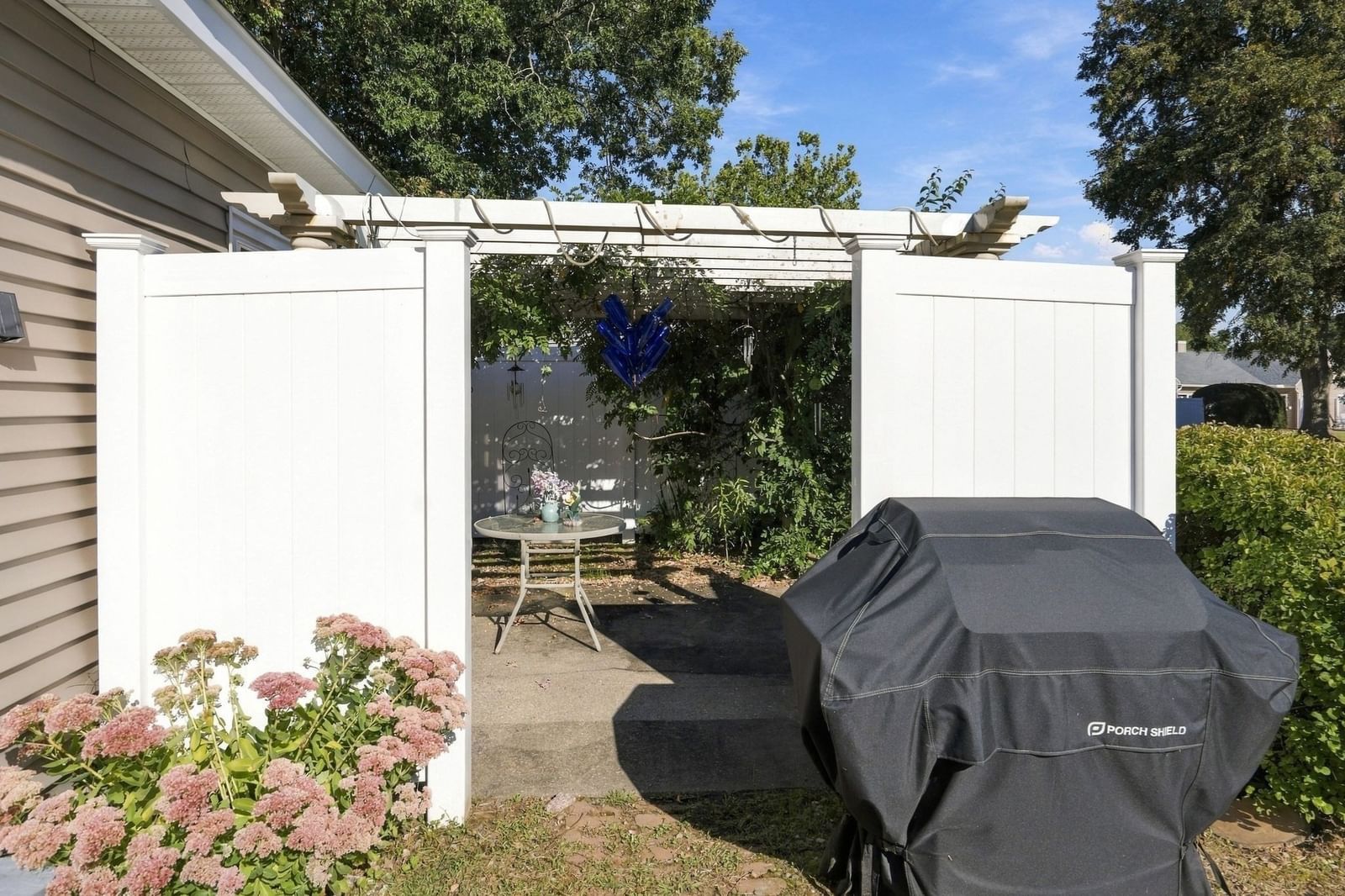 132 Horseshoe Dr #132 Chicopee — Photo 9 of 39