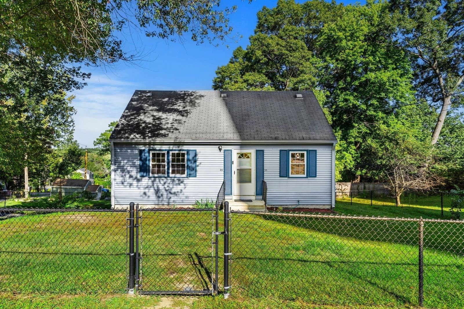 35 Cedar Rd Littleton — Photo 2 of 26