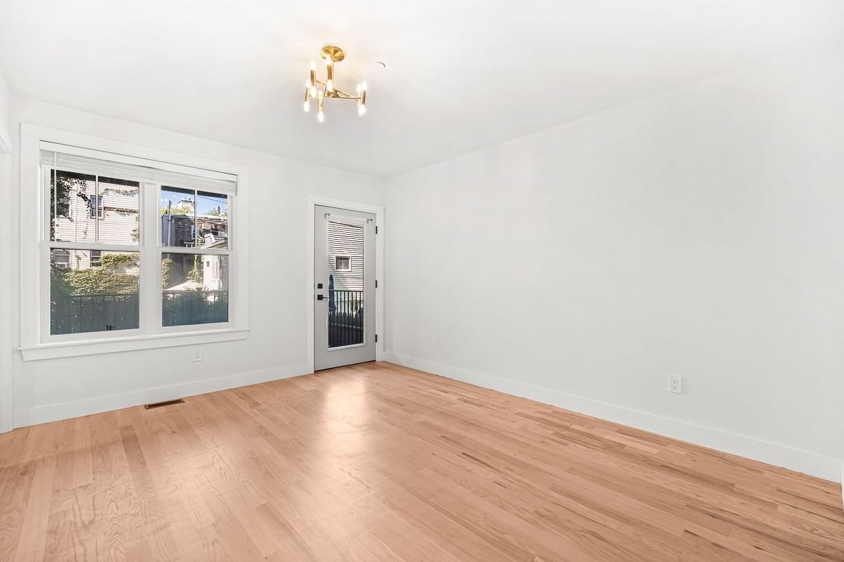 216 Havre St #1 Boston — Photo 16 of 35