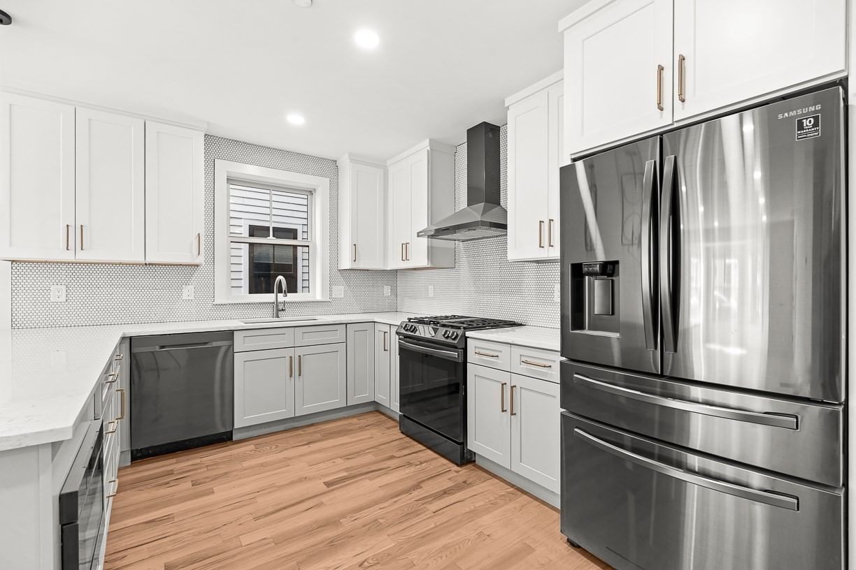 216 Havre St #1 Boston — Photo 2 of 35