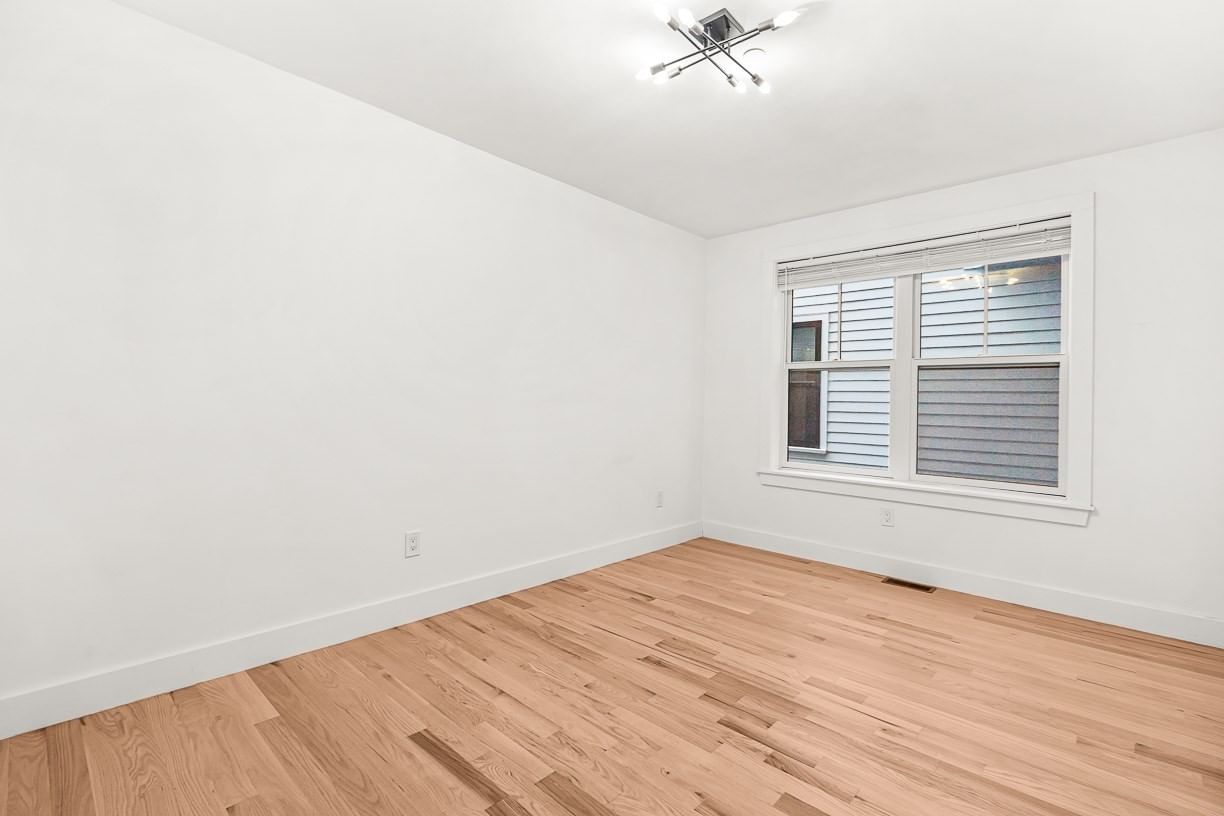 216 Havre St #1 Boston — Photo 20 of 35