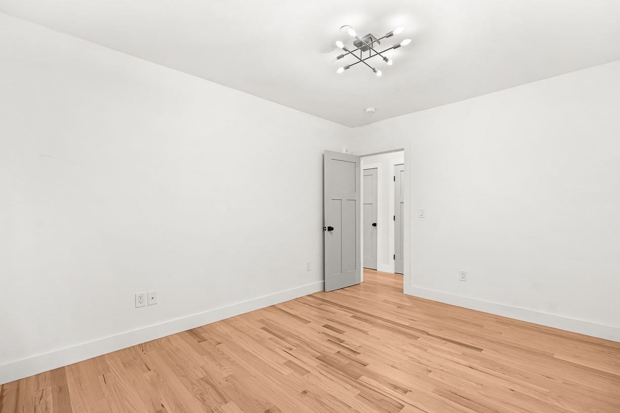 216 Havre St #1 Boston — Photo 21 of 35