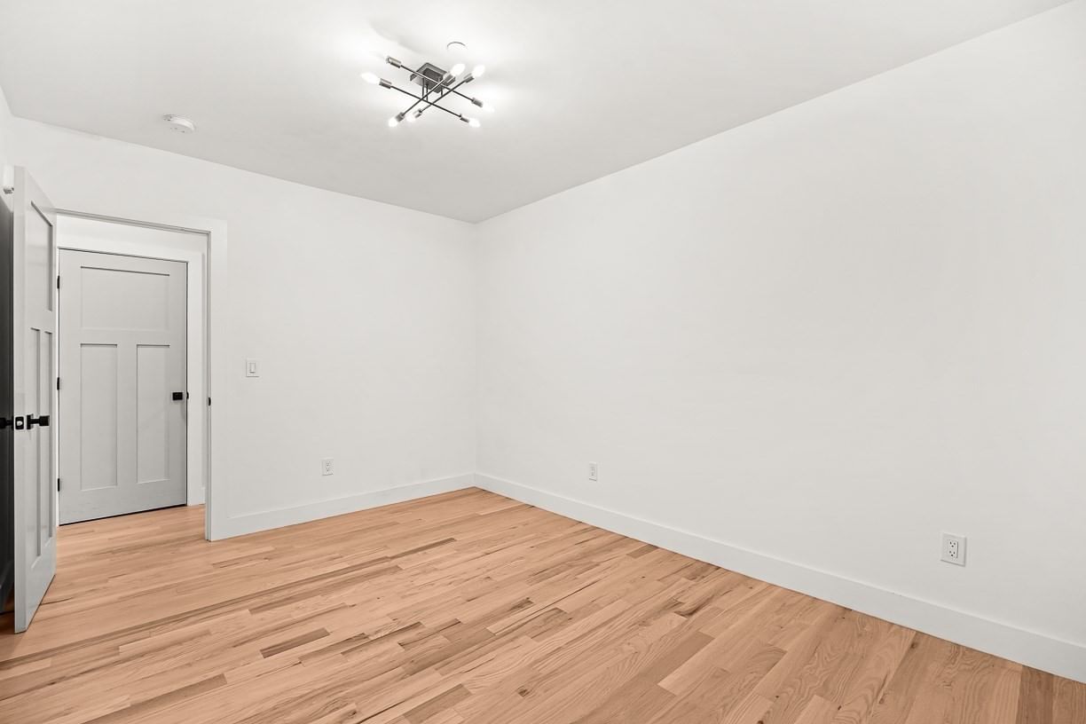 216 Havre St #1 Boston — Photo 22 of 35