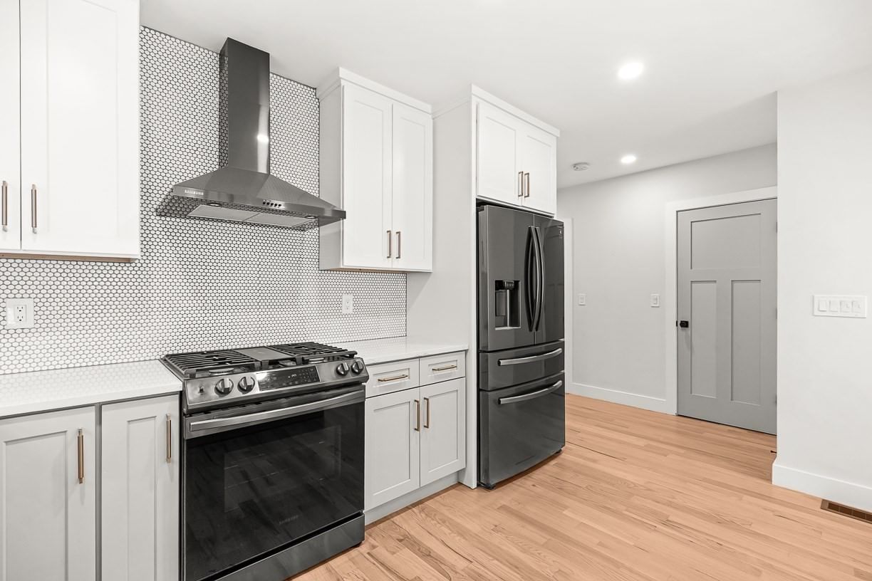 216 Havre St #1 Boston — Photo 3 of 35