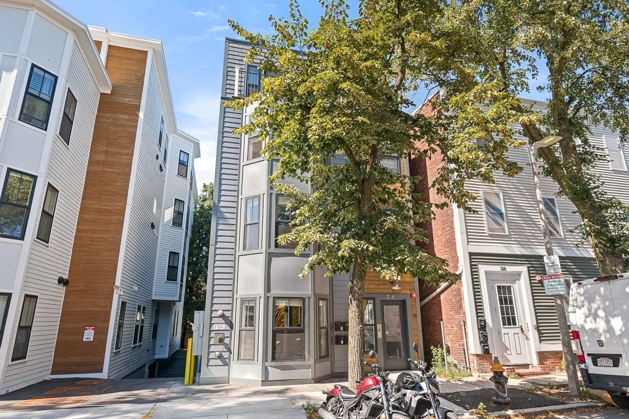 216 Havre St #1 Boston — Photo 31 of 35