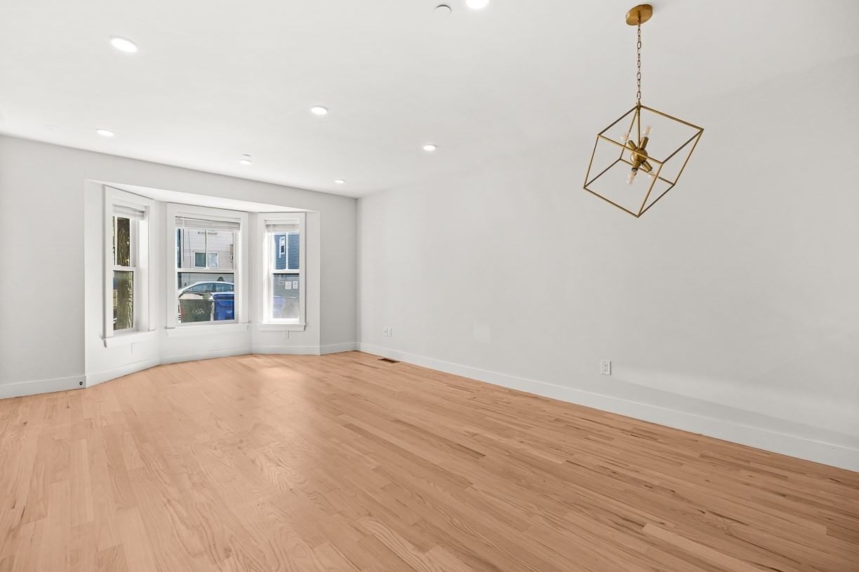 216 Havre St #1 Boston — Photo 5 of 35