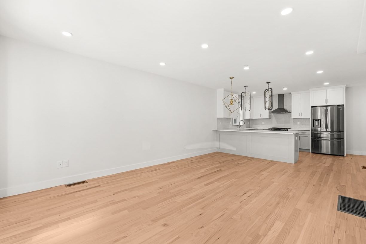 216 Havre St #1 Boston — Photo 7 of 35