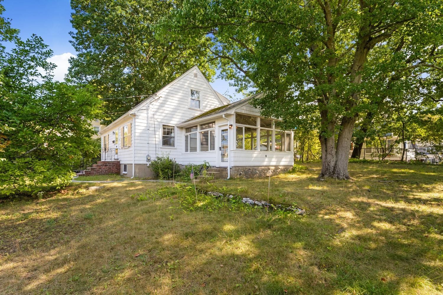 40 Valentine Rd Arlington — Photo 3 of 41