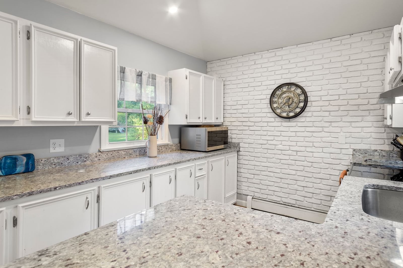 68 Leonard Street Norton — Photo 5 of 25