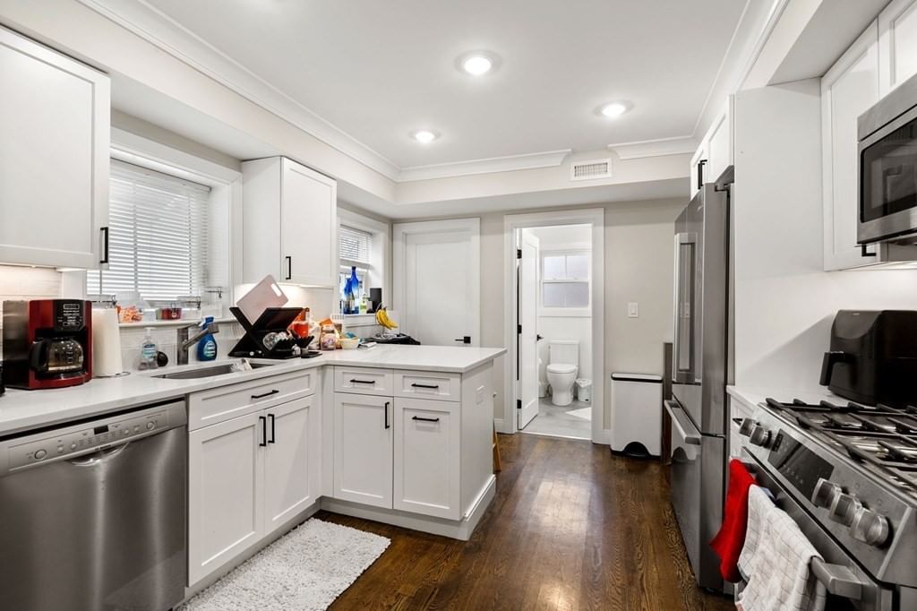 11-15 Pomeroy St Boston — Photo 5 of 16