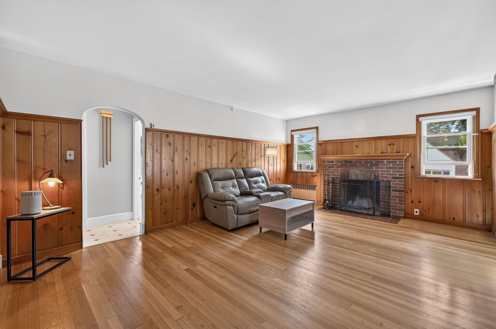 539 Summer Pl Blackstone — Photo 3 of 26