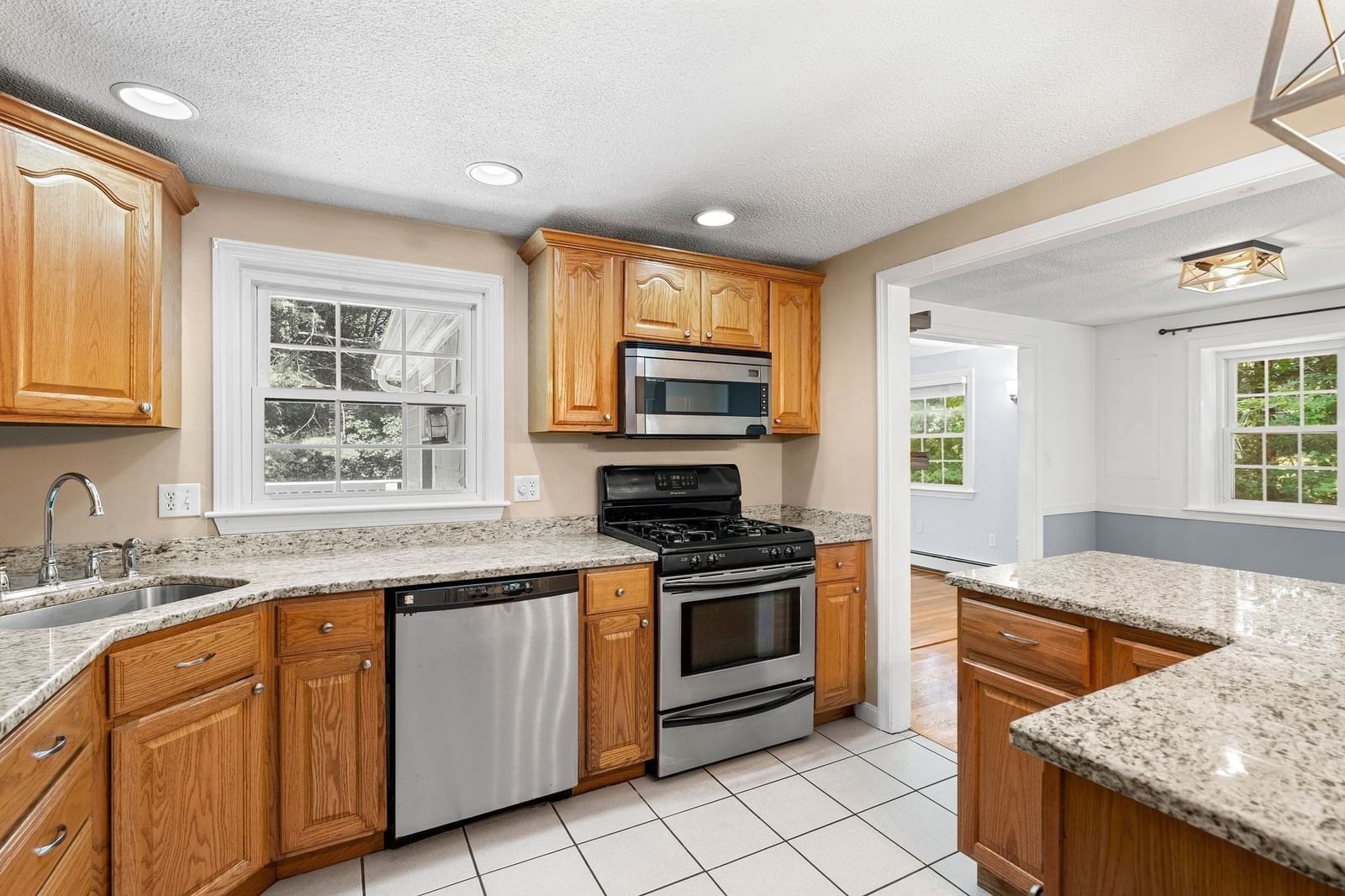 49 Old Farm Rd Hanover — Photo 10 of 31