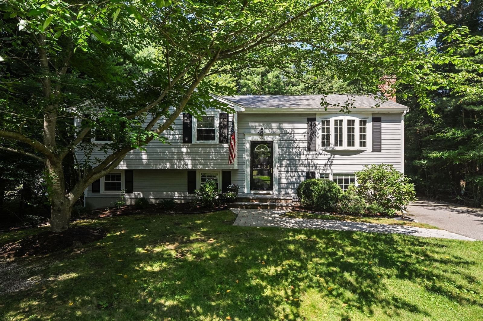 49 Old Farm Rd Hanover — Photo 2 of 31