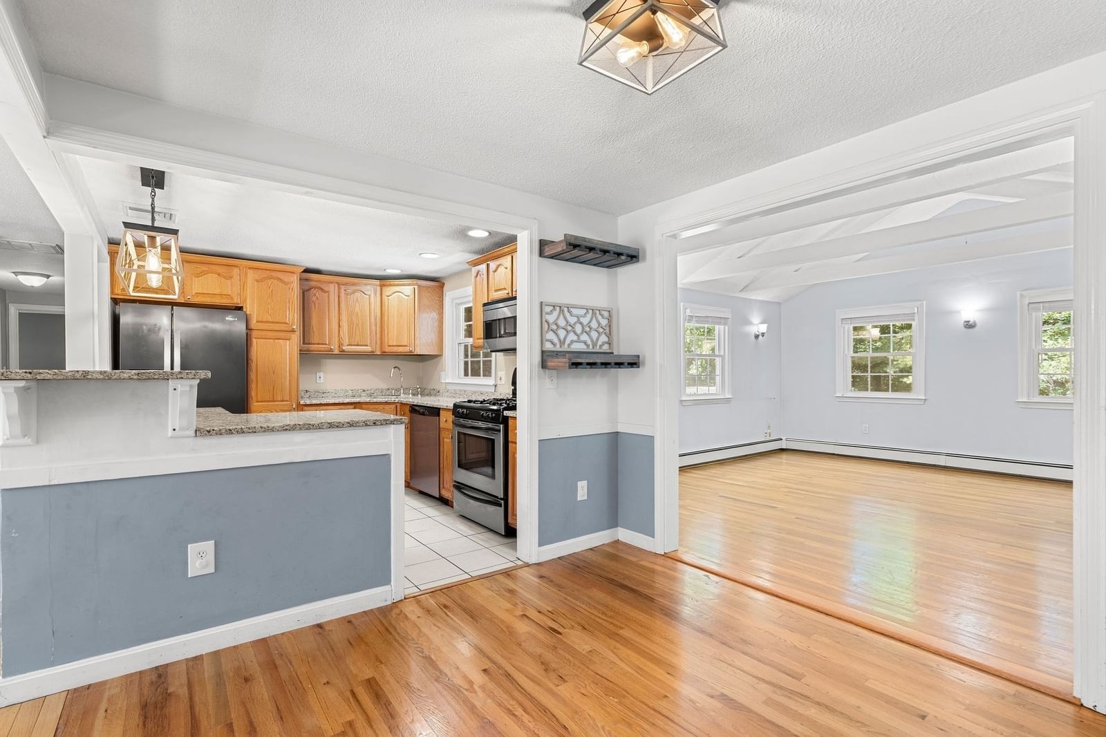 49 Old Farm Rd Hanover — Photo 4 of 31
