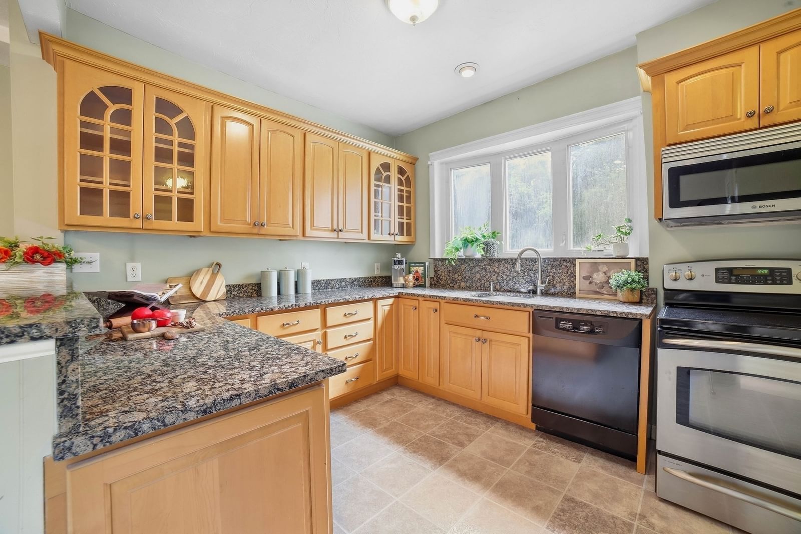 550 Sunderland Road Worcester — Photo 8 of 30
