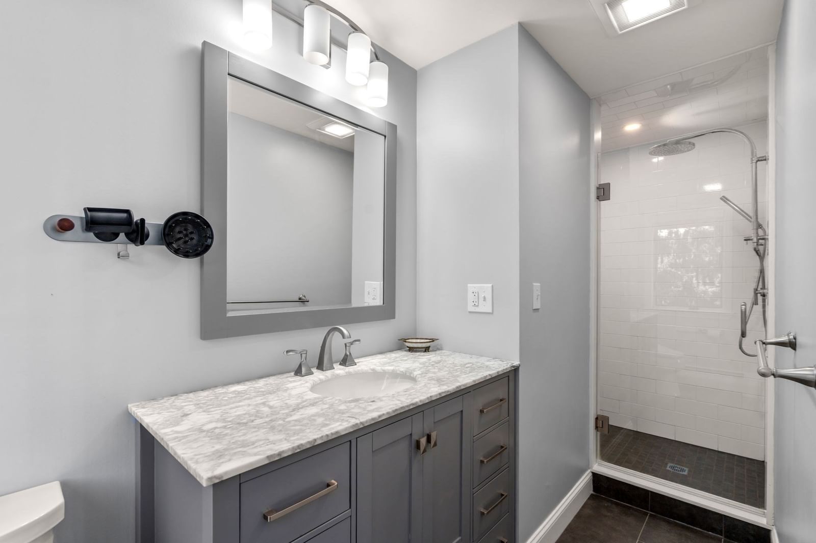 67 Crestview Road Belmont — Photo 19 of 42