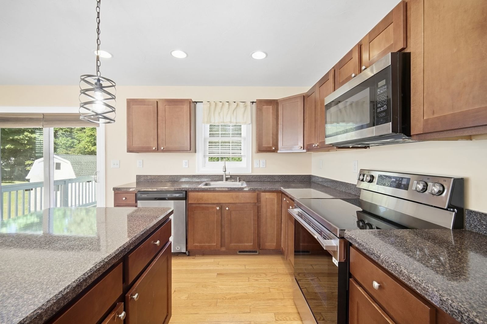 39 Mulberry St Brockton — Photo 4 of 26