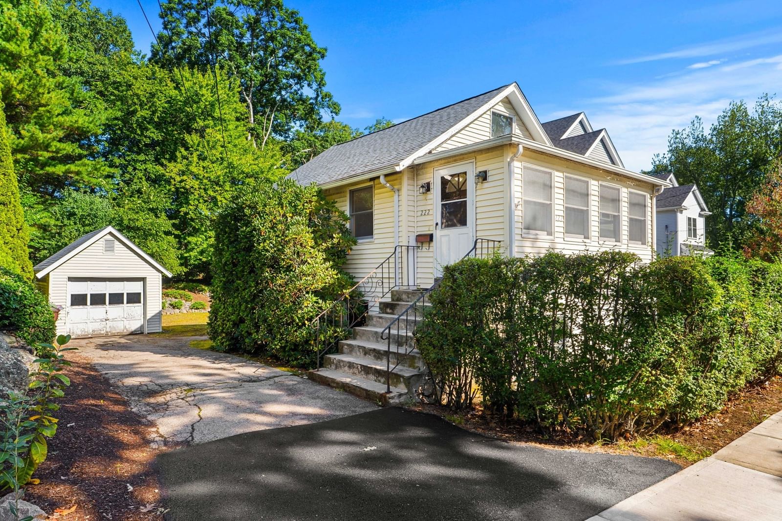 222 Sprague St Dedham — Photo 3 of 32