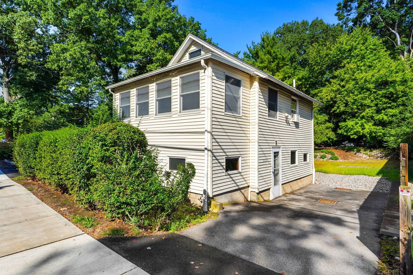 222 Sprague St Dedham — Photo 5 of 32