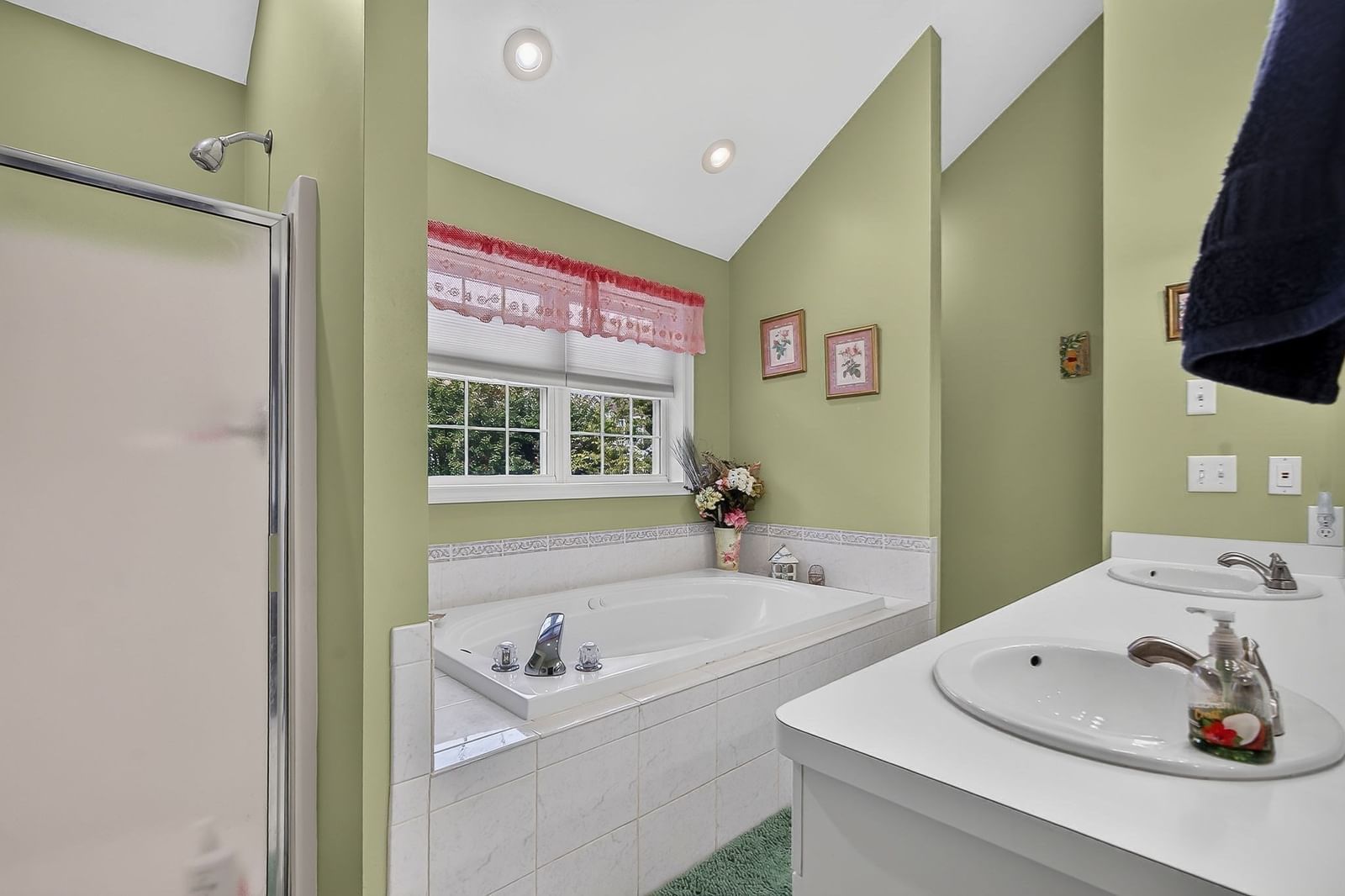 112 Saunders St Gardner — Photo 24 of 35