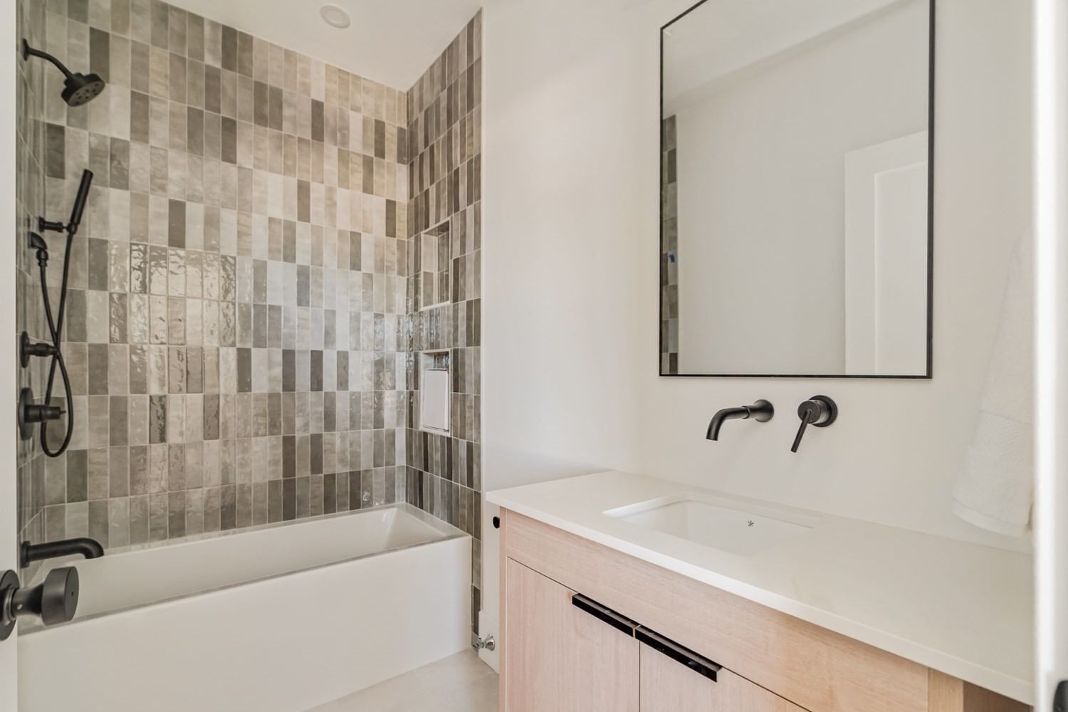 11 Lothrop St #11 Boston — Photo 26 of 39