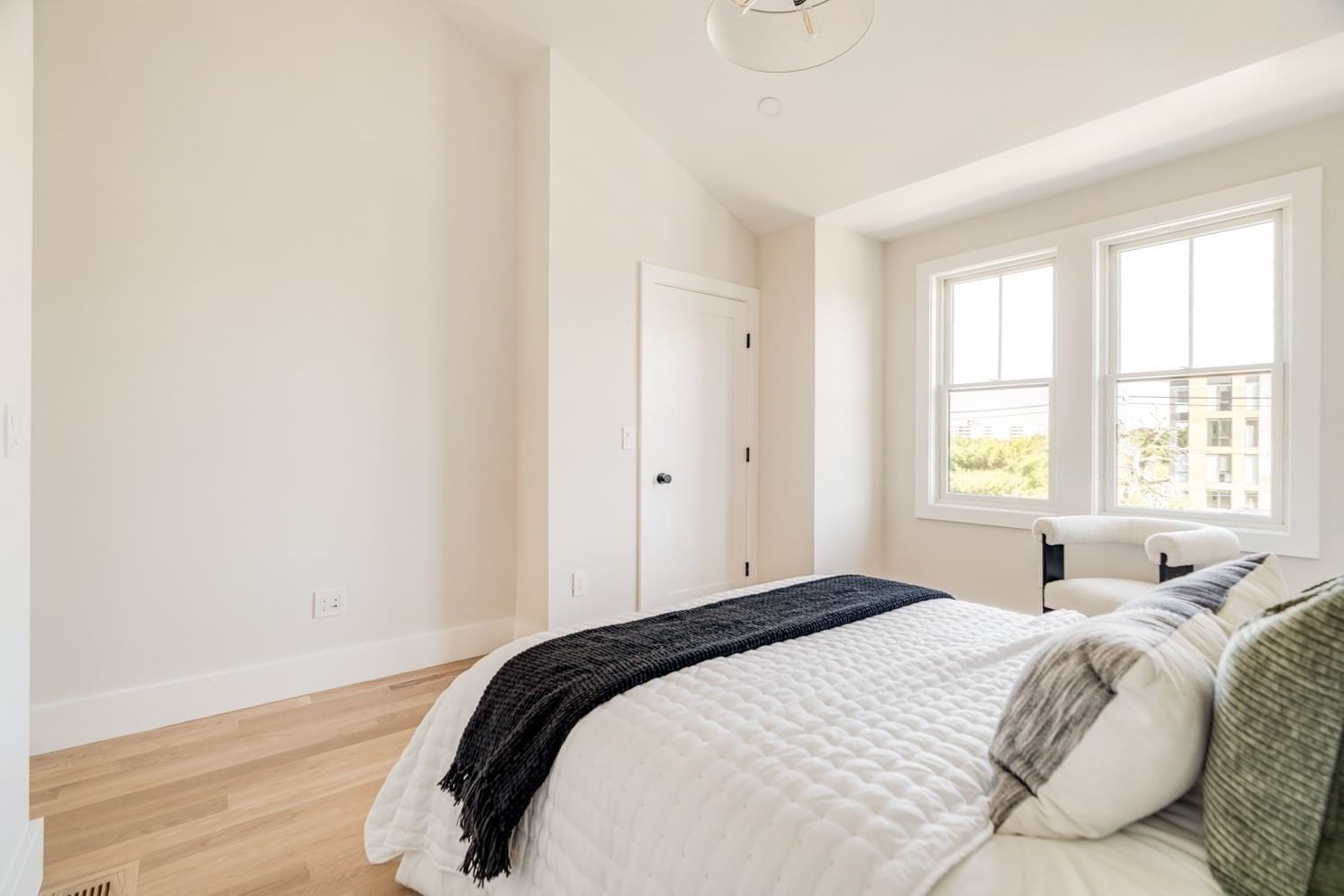 11 Lothrop St #11 Boston — Photo 30 of 39
