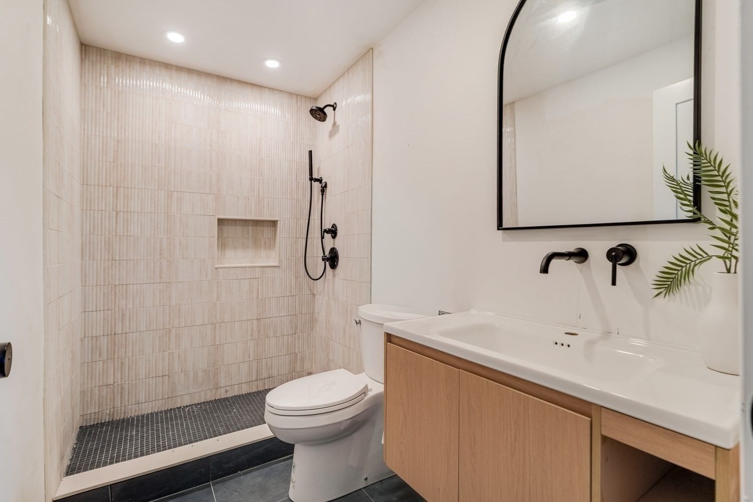11 Lothrop St #11 Boston — Photo 36 of 39